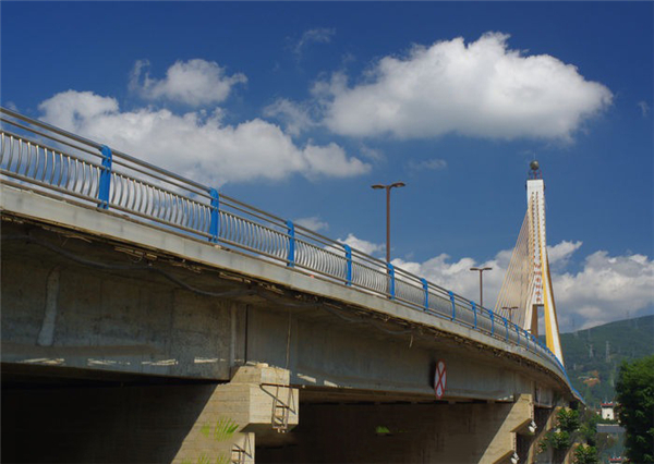 安庆304不锈钢桥梁护栏：安全、耐用与美观的完美结合