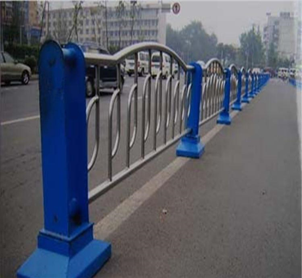 安庆不锈钢防撞栏杆生产制造工艺